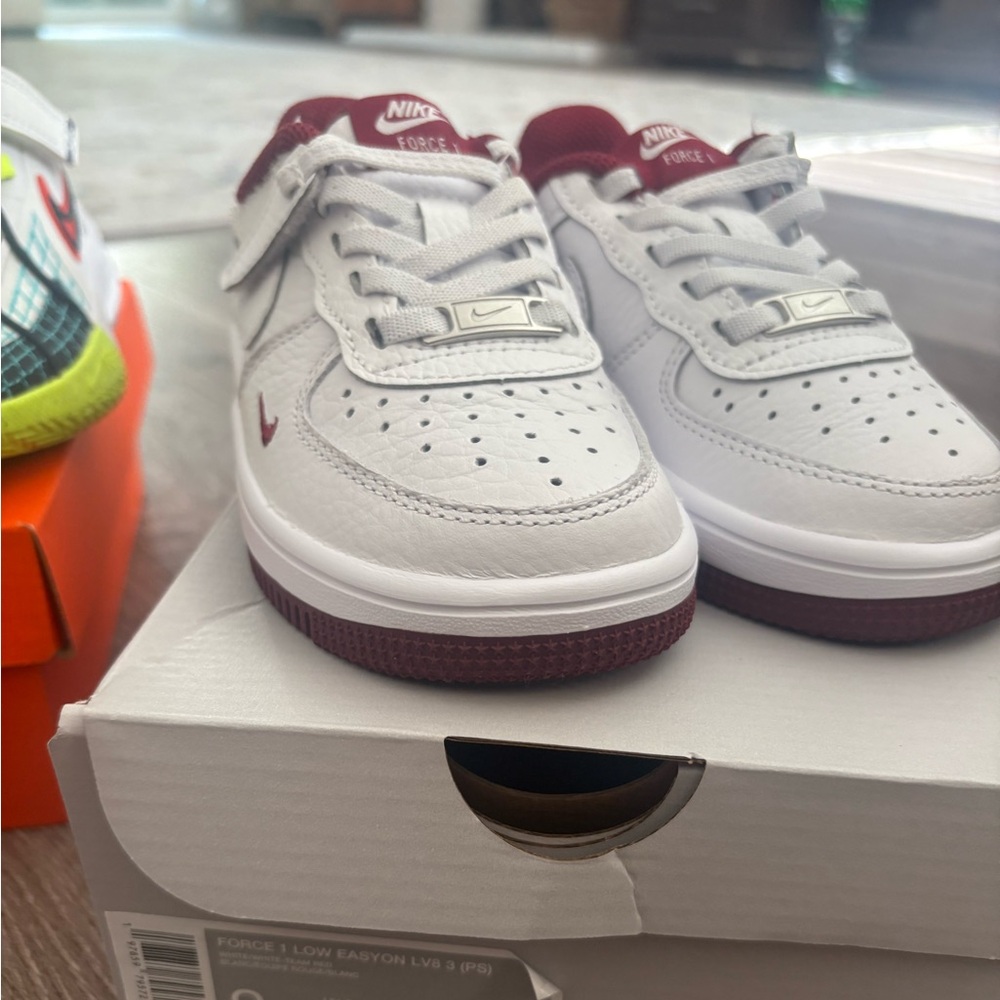 Nike White and Maroon Force 1 Low Easy-On Sneakers - kids 9c